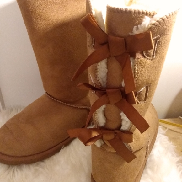 Boots - Picture 10 of 11